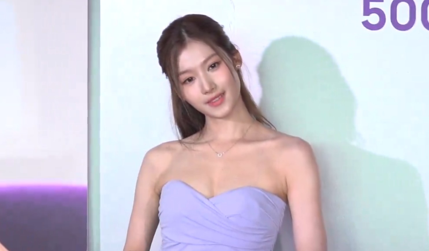 MISAMO’s Sana Goes Viral for Unreal Visuals