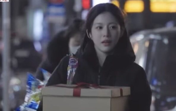 Go Youn Jung Shows Playful Side on Manitto Club