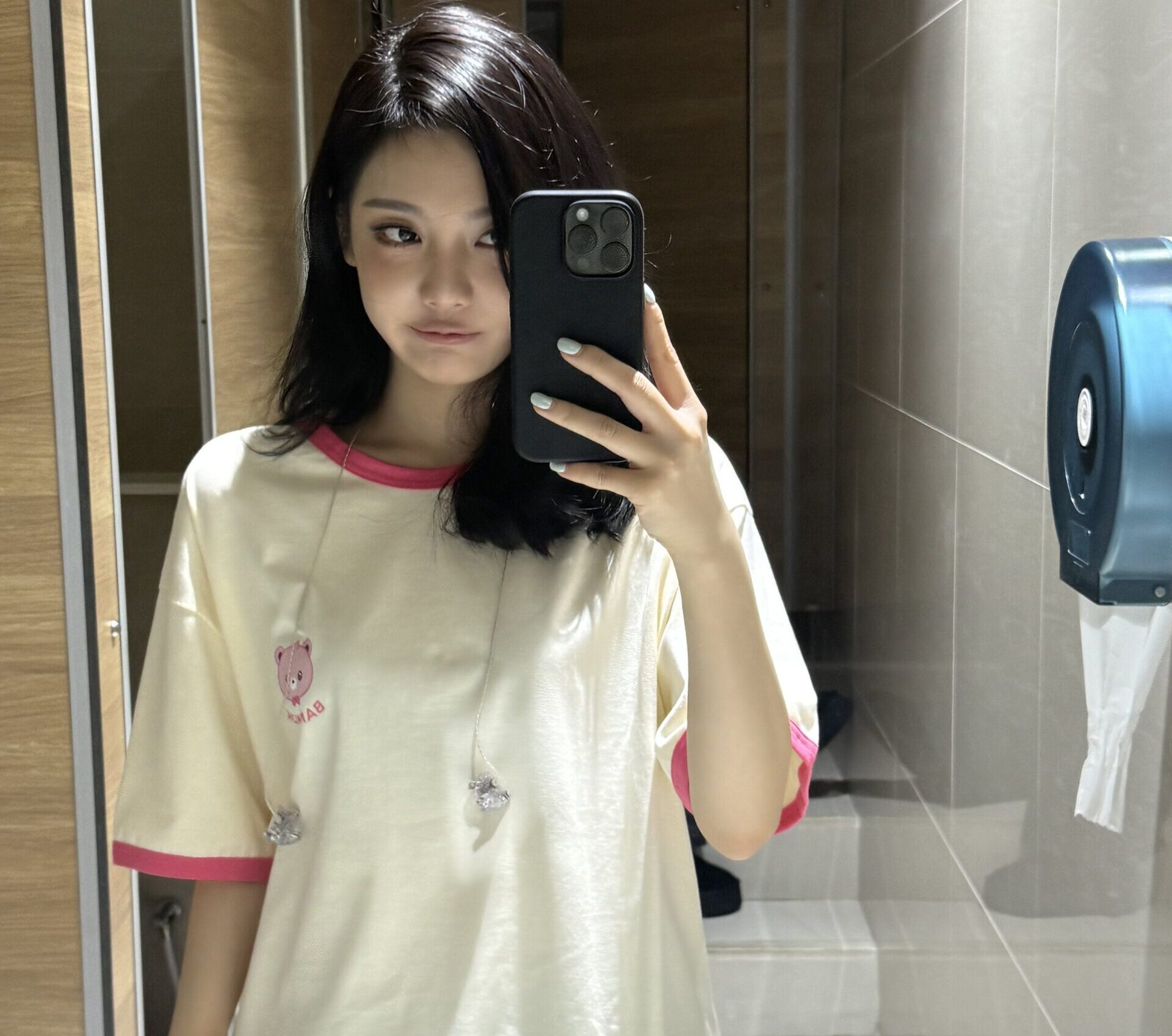 Ningning’s “Ghost” Photo Sparks Online Buzz